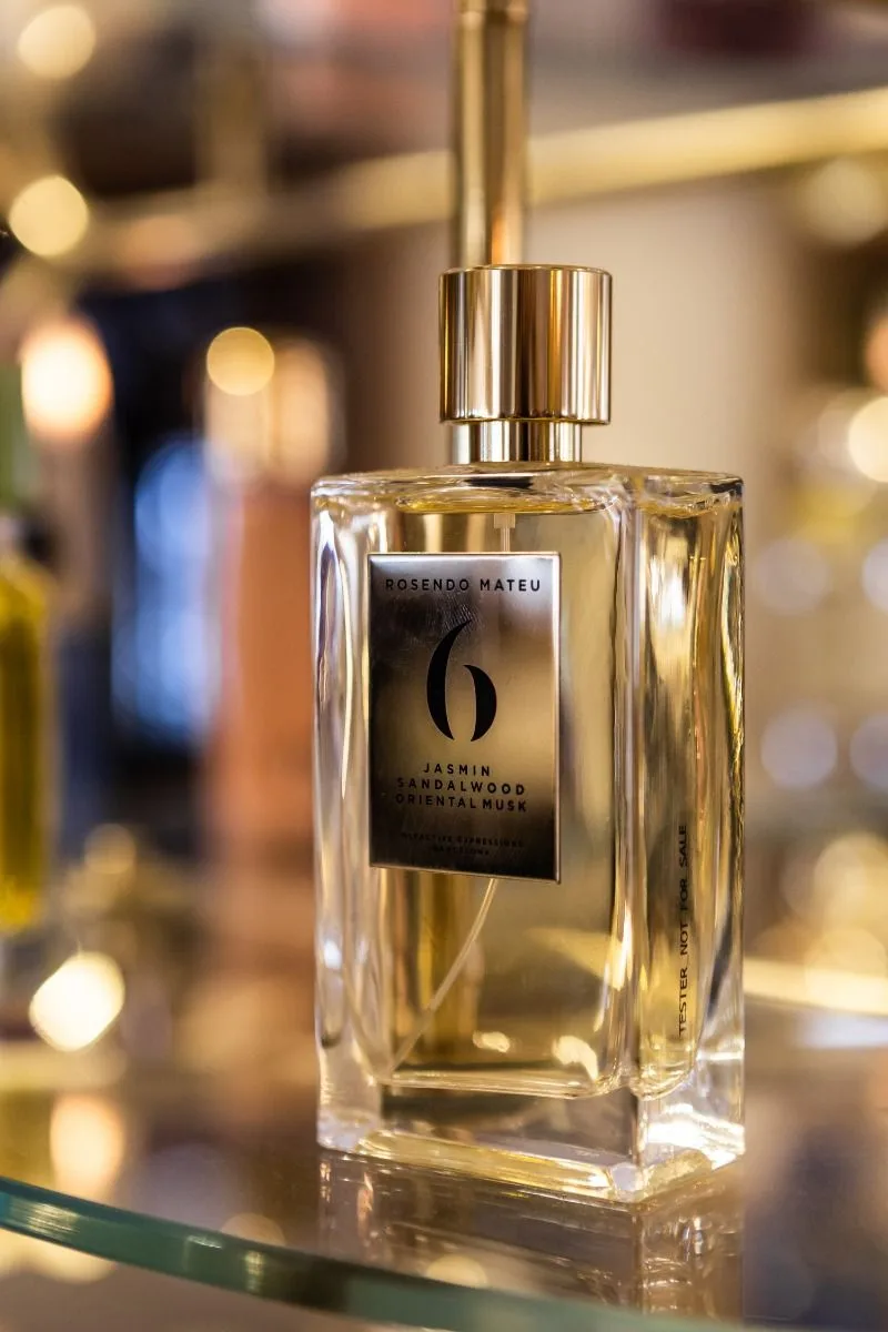 Rosendo Mateu Rosendo Mateu Nº 6 perfume decant